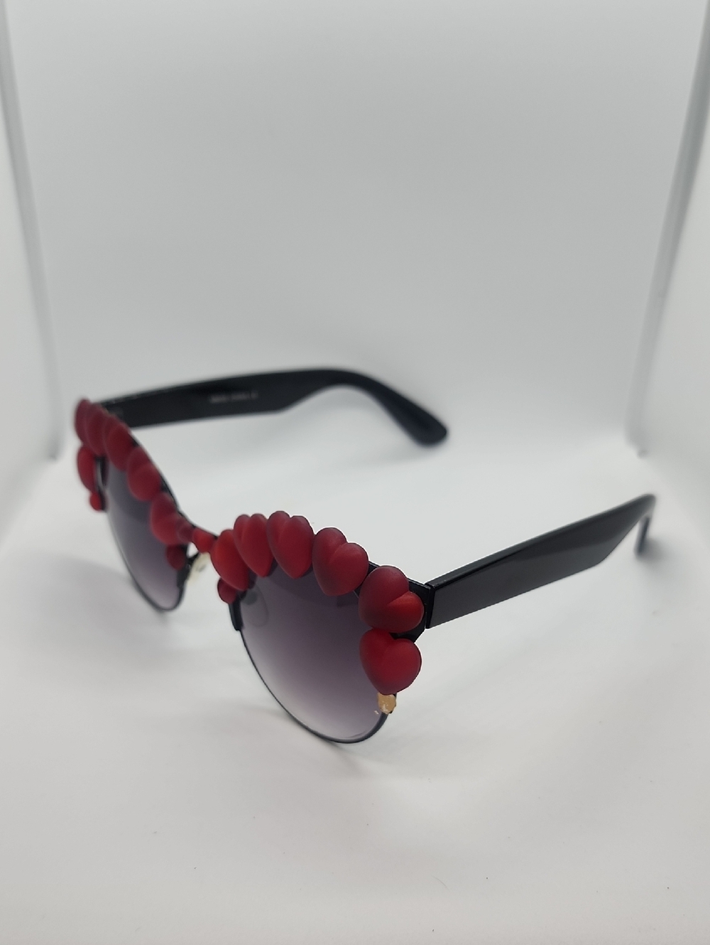 GASOLINE GLAMOUR RED HEART OF GLASS COCO ROUND SUNGLASSES - Picture 3 of 4